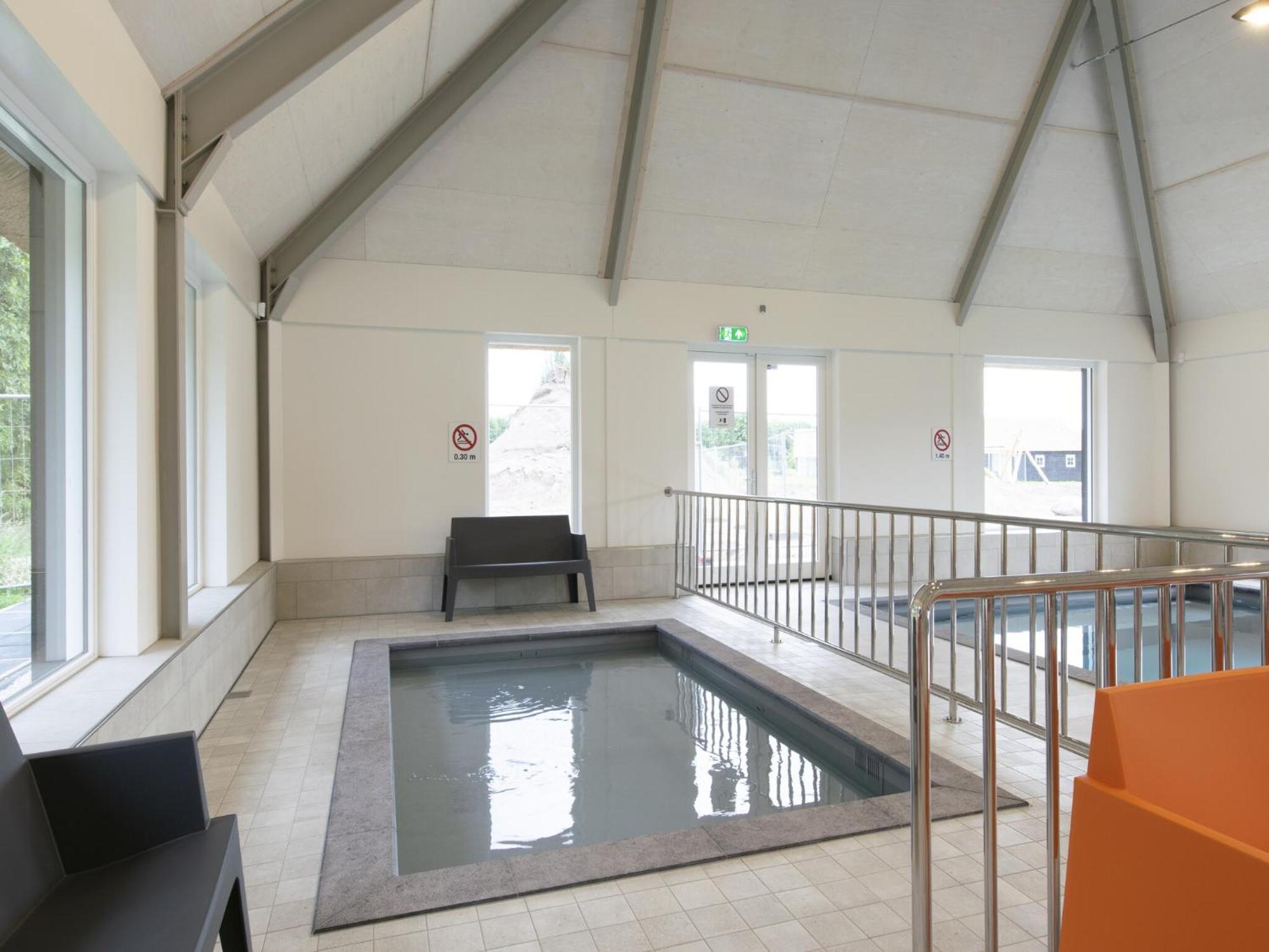 Nice Tiny House With Air Conditioning, On A Holiday Park, 12 Km From Eindhoven Mierlo Exterior foto
